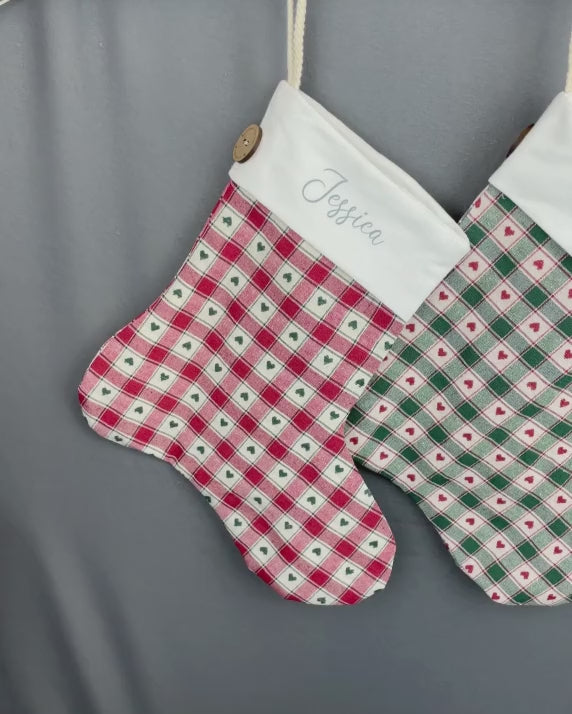 Personalisierter Nikolausstiefel mit Namen – Herzdesign